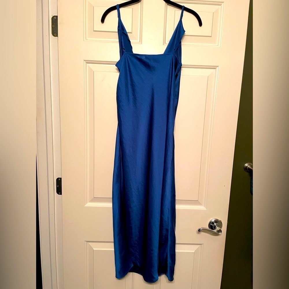 Wilfred Scenery Dress in Ultramarine Blue
Size Large - Picture 13 of 16